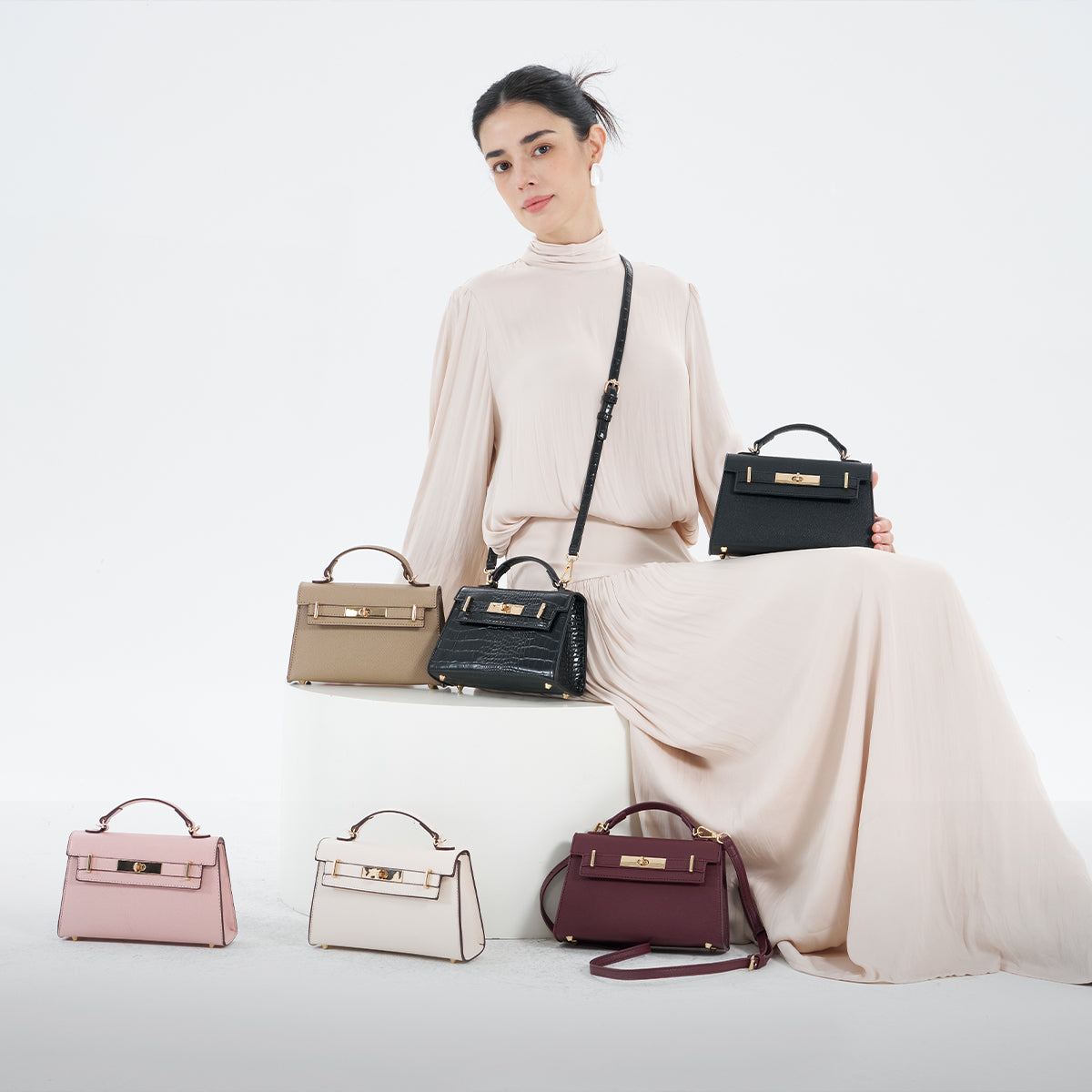 Handbags & Totes